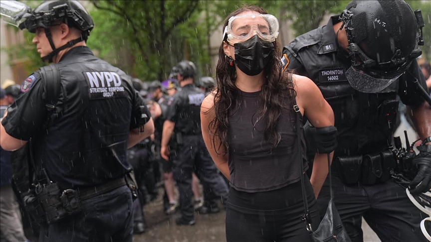 Disa të arrestuar në New York pasi demonstruesit u përleshën me policinë për arrestimet e imigrantëve