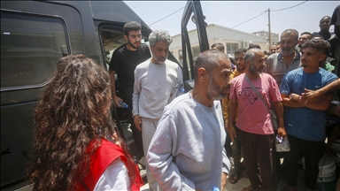 Izraeli liron 12 të burgosur të tjerë nga Gaza pas muajsh urie dhe torturash