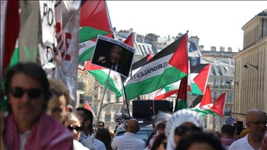 Interdiction du drapeau palestinien: le maire de Chalon-sur-Saône récidive après la suspension de son arrêté
