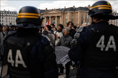 Des centaines de personnes rassemblées à Marseille pour une marche blanche en hommage à Hichem Miraoui