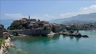 Amasra, bayram tatilinde nüfusunun 10 katı misafir ağırlıyor