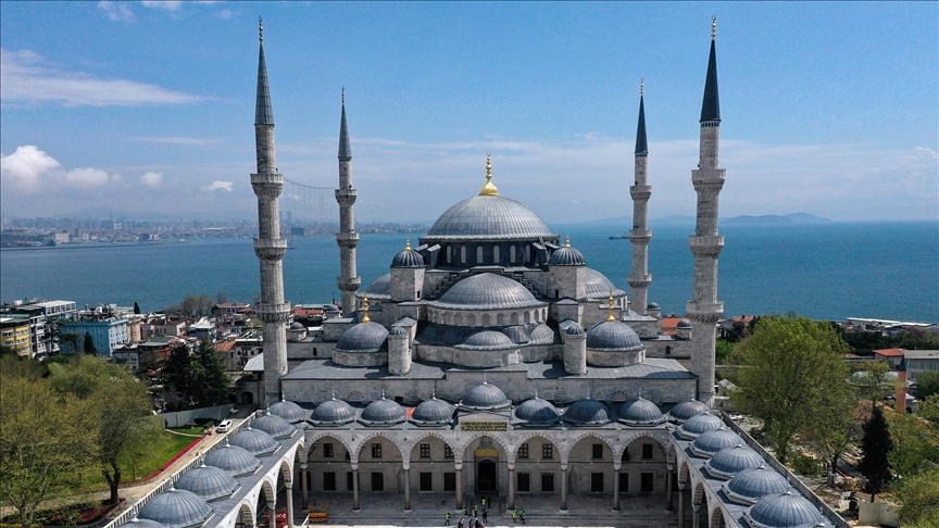 Tarihi yarımadanın incisi "Sultanahmet Camisi" yüzyıllardır ihtişamını koruyor