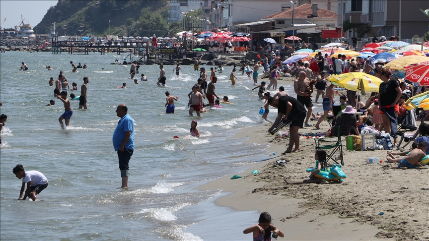 ձ쾱岹ğ sahillerinde bayramın son gününde hareketlilik yaşanıyor