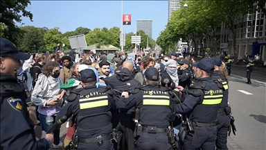 Holandë, policia konfrontohet me demonstruesit në protestën kundër bastisjes izraelite të anijes Madleen