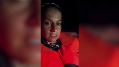 Madleen gemisindeki aktivist Acar, İsrail ordusunun gemiye beyaz renkli bir sıvı döktüğünü söyledi