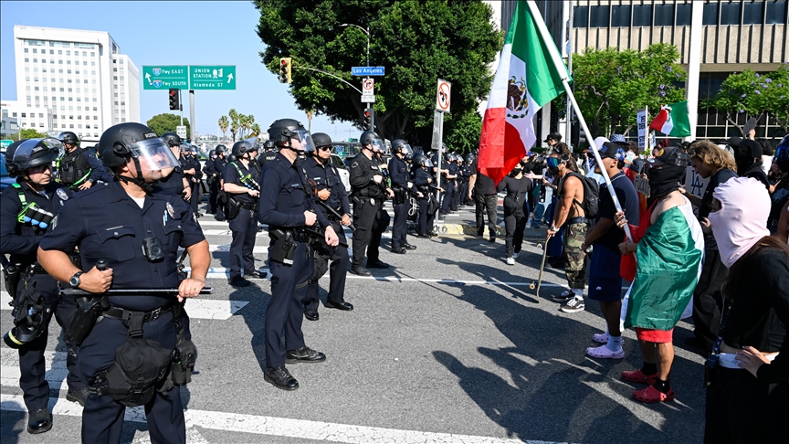 Vazhdojnë protestat në Los Angeles kundër bastisjeve dhe arrestime të zyrës së imigracionit
