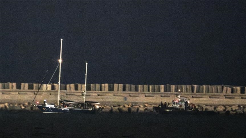 Kapal Madleen yang disita Israel tiba di pelabuhan Ashdod, di bawah pengawalan militer