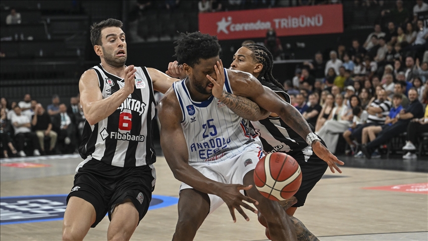Anadolu Efes, Beşiktaş Fibabanka'yı mağlup etti