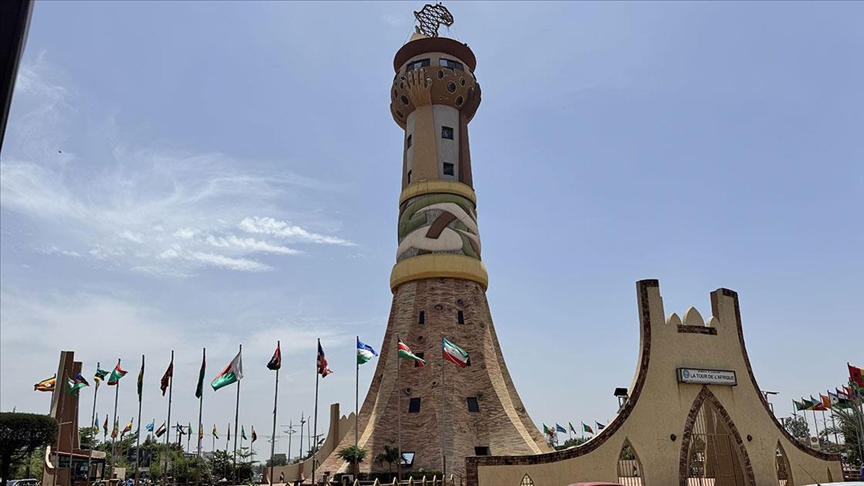 Bağımsız Afrika'nın sembolü: Tour Afrika