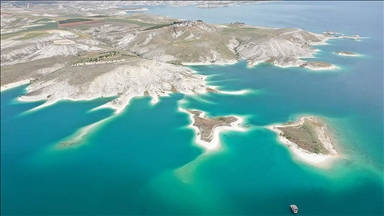 Adıyaman'ın adacıkları "Maldivler"i andırıyor