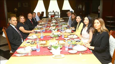 Türkiye'nin Bakü Büyükelçisi Akgün, Dünya Kahvaltı Günü dolayısıyla gazetecilerle buluştu
