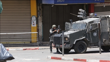 4 Palestinians injured as Israeli forces raid Nablus in occupied West Bank