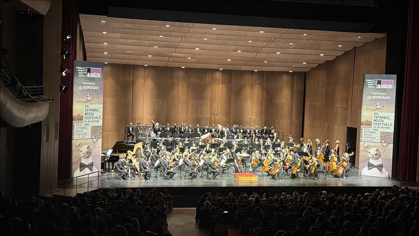 "53. İstanbul Müzik Festivali" AKM'de düzenlenen açılış töreniyle başladı