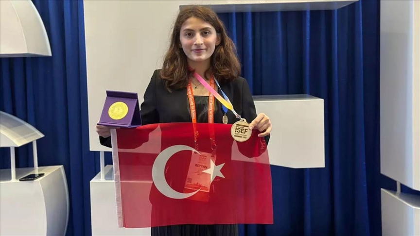 Türk öğrenci, ABD'deki bilim ve mühendislik yarışmasında dünya dördüncüsü oldu