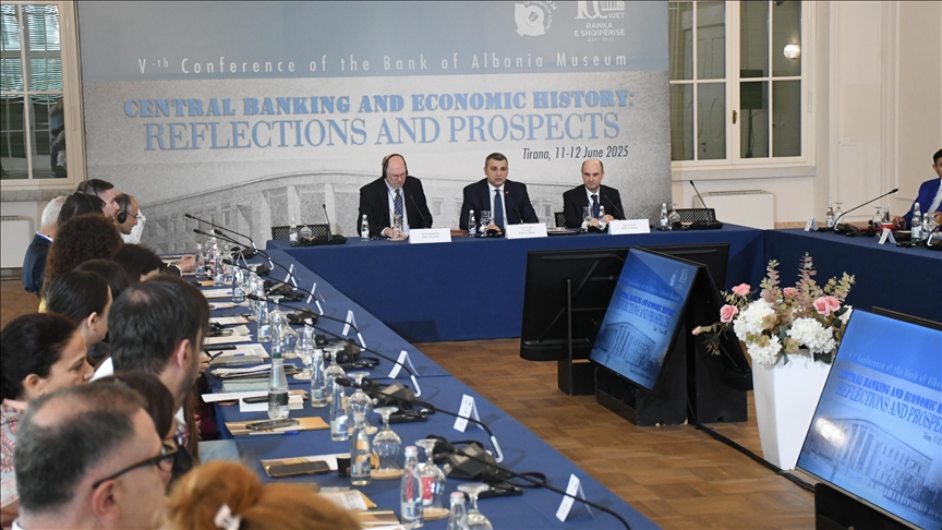 Shqipëri, mbahet konferenca mbi bankat qendrore dhe historinë ekonomike