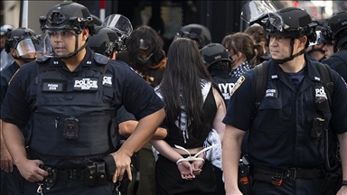 New York'ta düzensiz göçmenlere destek protestolar谋nda 65 ki艧i gözalt谋na al谋nd谋