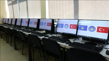 Türk askerinden Kosova'da eğitime destek