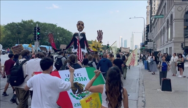 Chicago : Mobilisation massive contre les raids de l’ICE et le déploiement militaire à Los Angeles