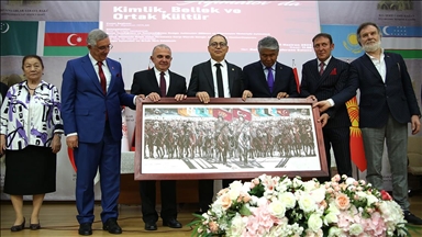 Kırgızistan'da "Cengiz Aytmatov'da kimlik, bellek ve ortak kültür" paneli düzenlendi