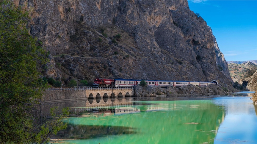 Turistik Karaelmas Ekspresi, bugün ilk seferine çıkacak