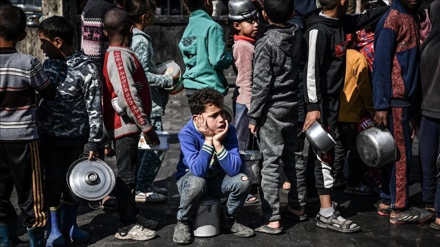 أطفال غزة.. عمل شاق تحت وطأة التجويع والإبادة الإسرائيلية (تقرير)