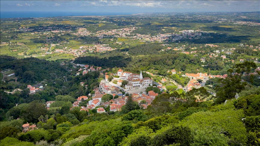 Sintra privlači turiste šarenim palačama i dvorcima