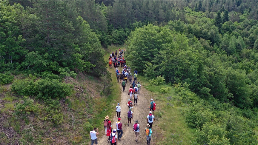Yaklaşık bin kilometre uzaktan İstiklal Yolu'nun ruhunu hissetmek için Kastamonu'ya geldiler
