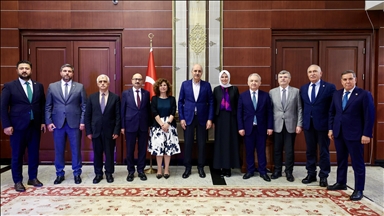 TBMM Başkanı Kurtulmuş, Türkiye'nin Astana Büyükelçiliği'ni ziyaret etti