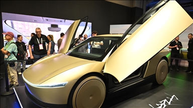 Tesla predstavio autonomni Cybercab na sajmu VivaTech 2025 u Parizu