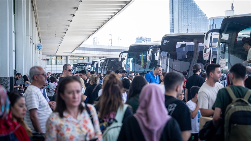 Bayramda otobüs firmalarına fahiş fiyat ve korsan taşımacılık nedeniyle 25,8 milyon lira ceza kesildi