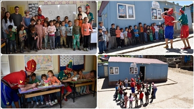 Bitlis'in 49 köyünde 1352 öğrenci tiyatroyla buluştu