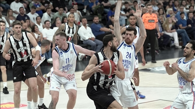 Beşiktaş Fibabanka-Anadolu Efes yarı final serisinin beşinci maçı yarın oynanacak