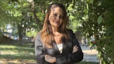 "Fısıldayan Duvarlar" belgeseli, ressam Burhan Doğançay'ın sanat yolculuğuna odaklanıyor