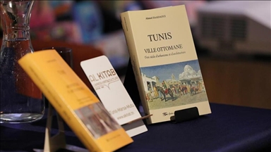 Minaret octogonal, stèles enturbannées et céramique d'Iznik, retour sur les édifices ottomans de Tunis 