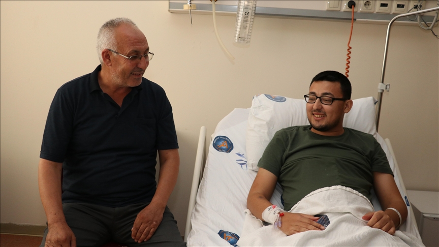 "Kahraman baba" böbreğini vererek oğluna ikinci kez can oldu