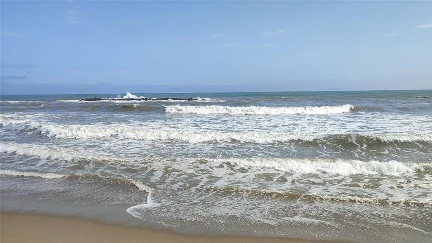 Rip akıntısında "panik yapmadan kıyıya paralel yüzün" uyarısı