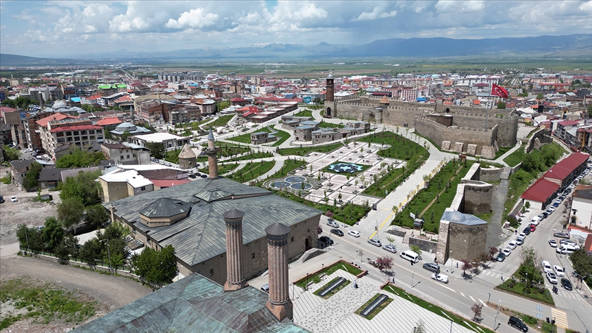 Açık hava müzesini andıran Erzurum, yaz aylarında da turistlerin rotasında