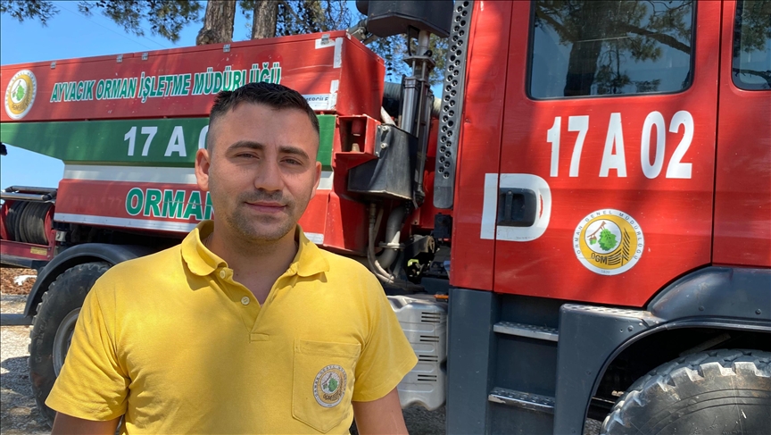 Çanakkale'de orman işçisi ağaçları ⲹԲıdan korurken yaban hayatını da unutmadı