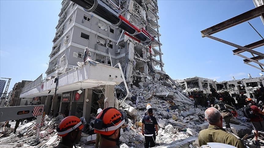 Iran reports 5 car bomb explosions in Tehran by Israel