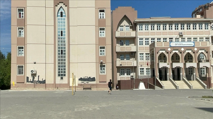 Kimliğini bulduğu öğrencinin son anda ıԲa girmesini sağladı