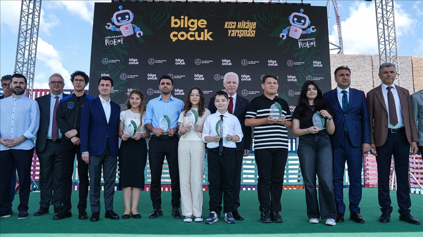 "Arkadaşım Robot" kısa hikaye yarışmasının ödül töreni İٲԲܱ'da düzenlendi
