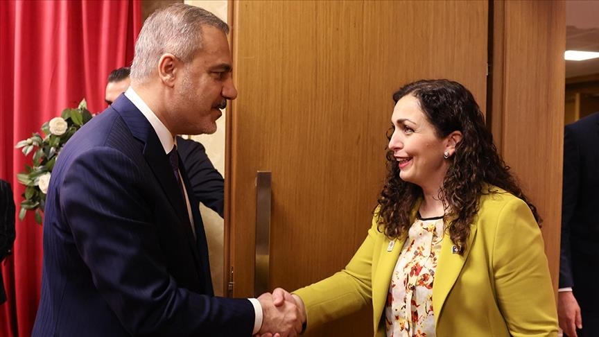 فيدان يلتقي رئيسة كوسوفو في العاصمة الألبانية