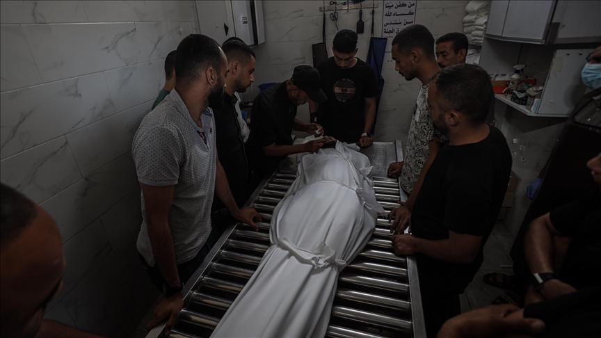 غزة.. الجيش الإسرائيلي يقتل 10 فلسطينيين بغارات وإطلاق نار