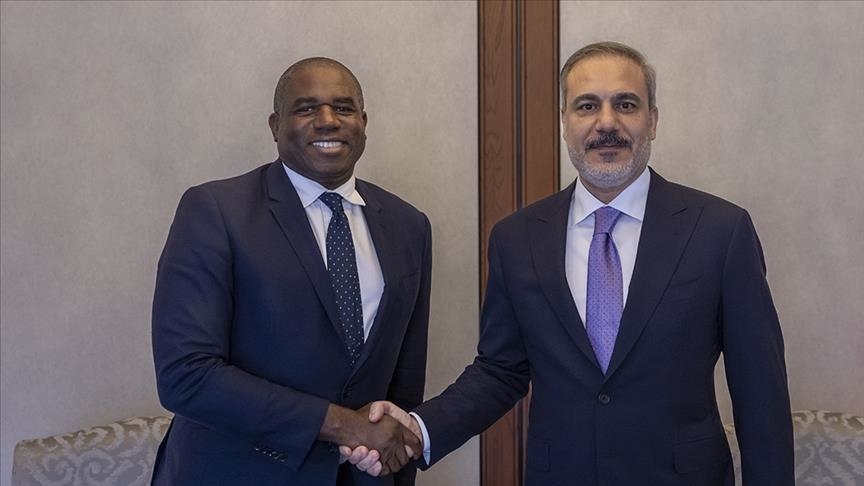 Les Chefs des diplomaties turque et britannique échangent sur le conflit israélo-iranien