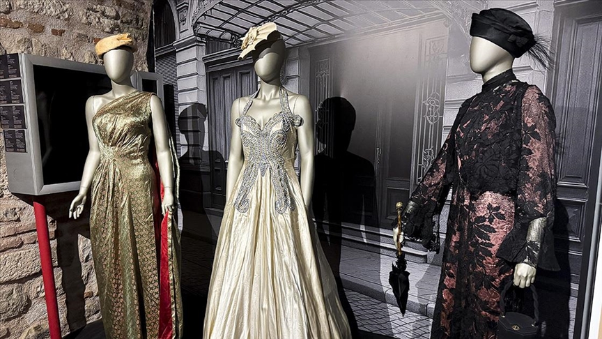 "Bir Tutkunun Peşinde: Leyla Asım Turgut" sergisi Sultanahmet'te açıldı 