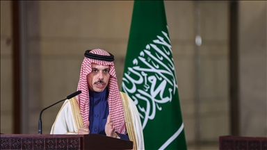 وزير الخارجية السعودي يبحث مع كالاس التطورات الإقليمية
