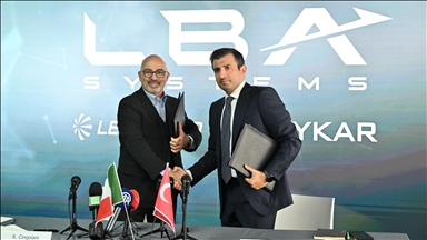 Baykar ve Leonardo arasındaki ortak girişimin imzaları Paris Havacılık Fuarı'nda atıldı