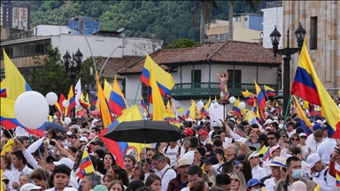 Colombia rallies for peace as injured senator faces new health crisis