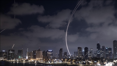 Iran launches fresh wave of missile strikes towards Israel