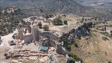 Beçin Antik Kenti'ndeki kazılarda ok uçları bulundu
